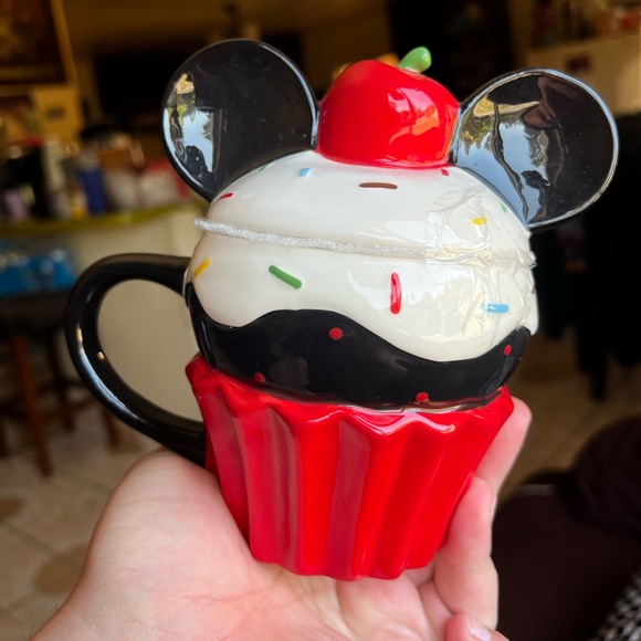DISNEY MICKEY MOUSE CUPCAKE MUG - Picture 5 of 6